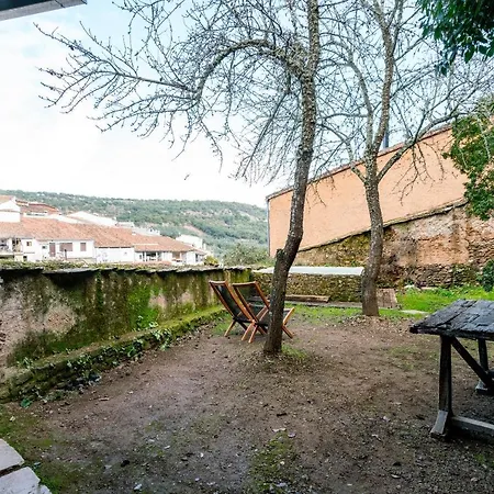 Holiday home El Zarzo De Nemesio, Alberca Barbacoa 2 Hab 4 Pers Mas 2 Max Valdelarco