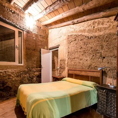 Holiday home El Zarzo De Nemesio, Alberca Barbacoa 2 Hab 4 Pers Mas 2 Max Valdelarco
