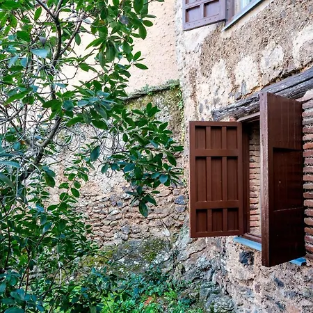Holiday home El Zarzo De Nemesio, Alberca Barbacoa 2 Hab 4 Pers Mas 2 Max Valdelarco